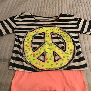 Girls Justice peace sign top